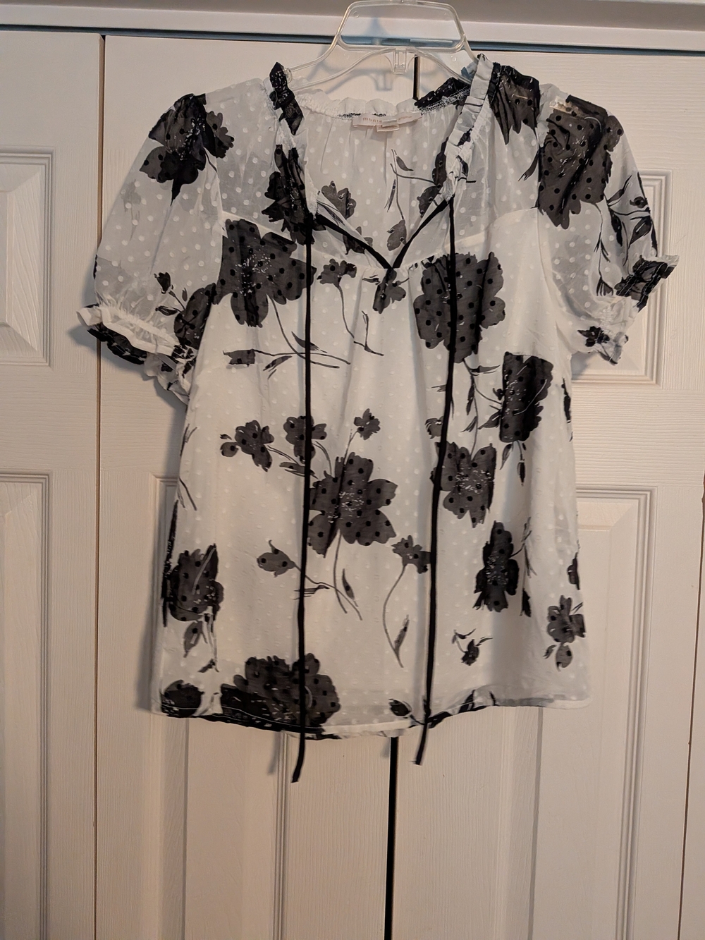 Women’s White Floral Tie-Neck Blouse